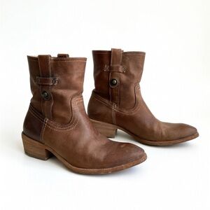 Frye Carson Shortie Leather Ankle Boots